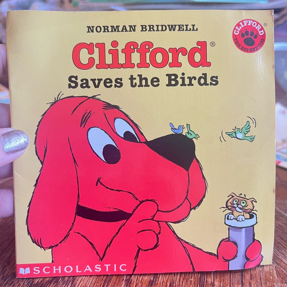 1999 Clifford Saves the Birds Book
